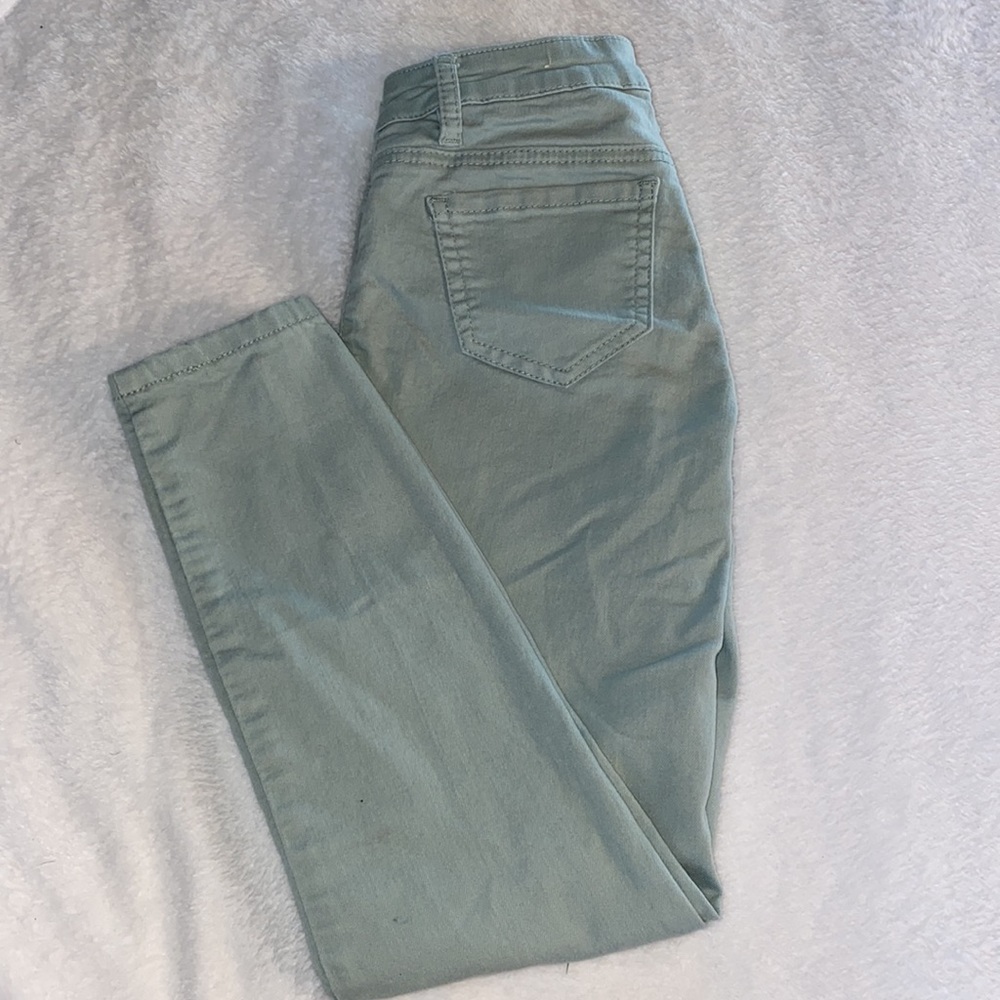 SUPER CUTE CROPPED JEANS